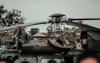 Закупленные РФ авиационные запчасти на $500 млн "зависли" в США