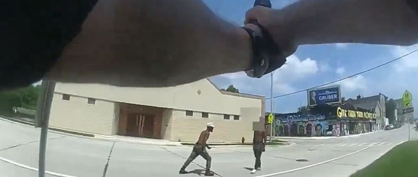 Бездомный мужчина с ножами был застрелен полицейскими возле республиканского мероприятия