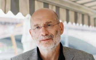 В России объявили в розыск писателя Бориса Акунина