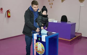 ЦИК отчитался, сколько белорусов пришло на участки в первый день досрочного голосования — Фото