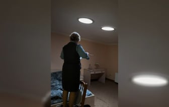 «Это кринж» — Турист попросил «солнечного затмения» в брестском отеле. И ему устроили — Видео