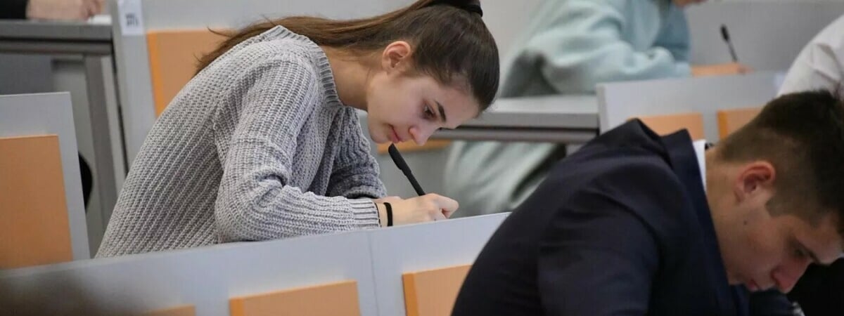 Иванец рассказал, что абитуриенты-«нарушители» смогут пересдать ЦЭ в этом же году