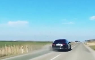 У авто из кортежа президента Сербии отвалилось колесо