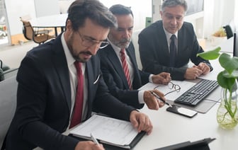 Великобритания ввела санкции против факторинговой "дочки" российского банка "Зенит"