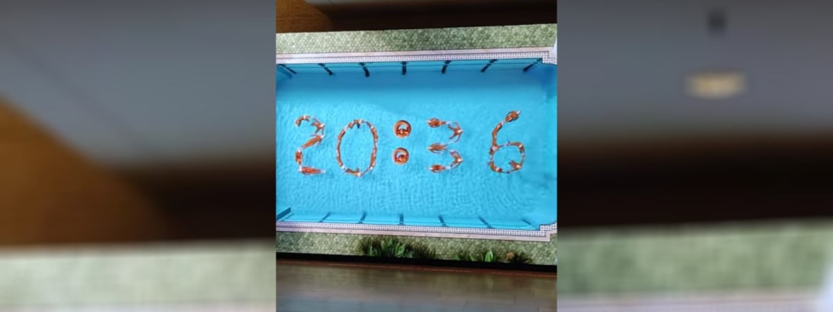 «Они там круглые сутки плавают?» — Часы из синхронисток в израильском аэропорту покорили соцсети — Видео