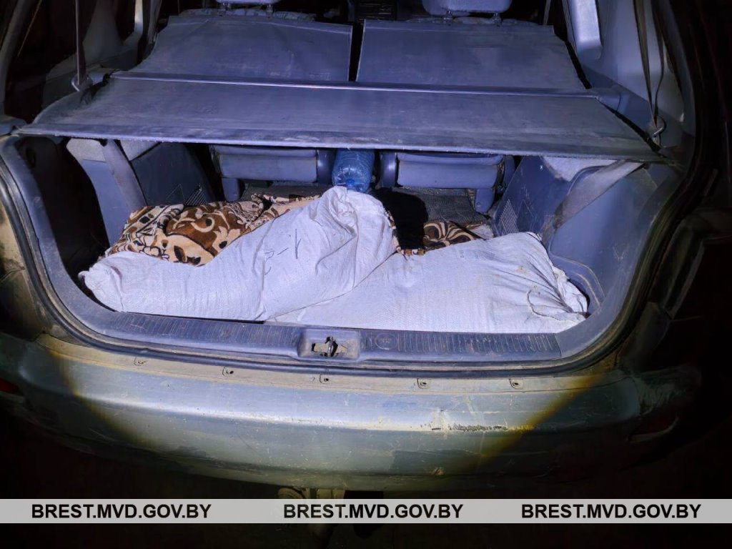 В Дрогичинском районе мужчина украл 60 кг комбикорма