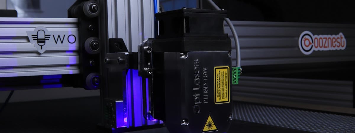 Сотрудник литовской компании тайно продавал лазеры в Россию