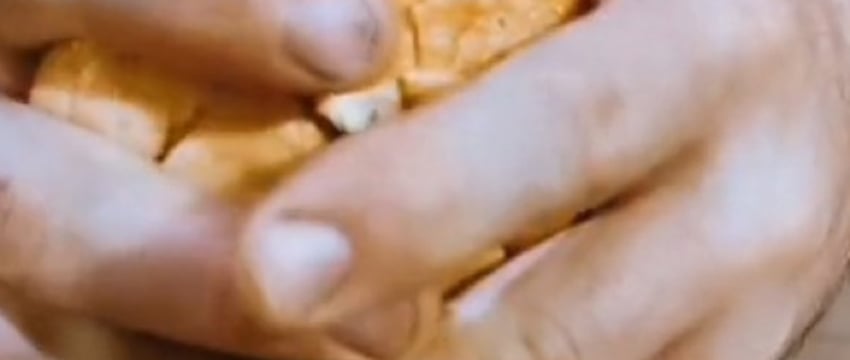 В соцсетях сотни пользователей обсуждают березовский батон