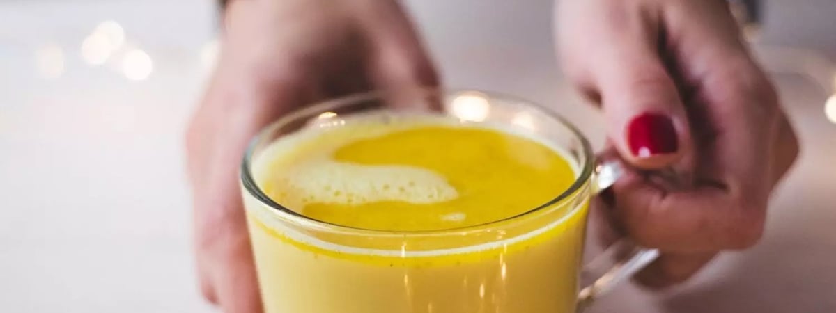 Зачем белорусам пить «золотое молоко»? Вот, что нужно добавить в обычное — Полезно