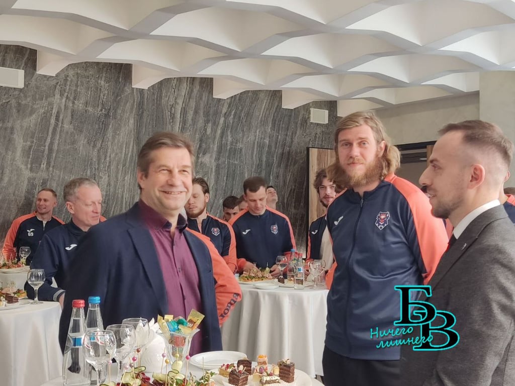 Юрий Шулейко встретился с игроками хоккейного клуба «Брест»