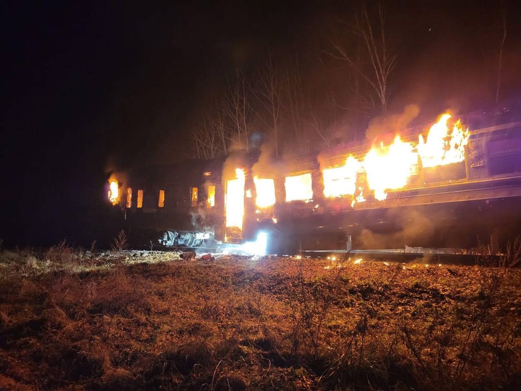В Беларуси загорелся дизель-поезд