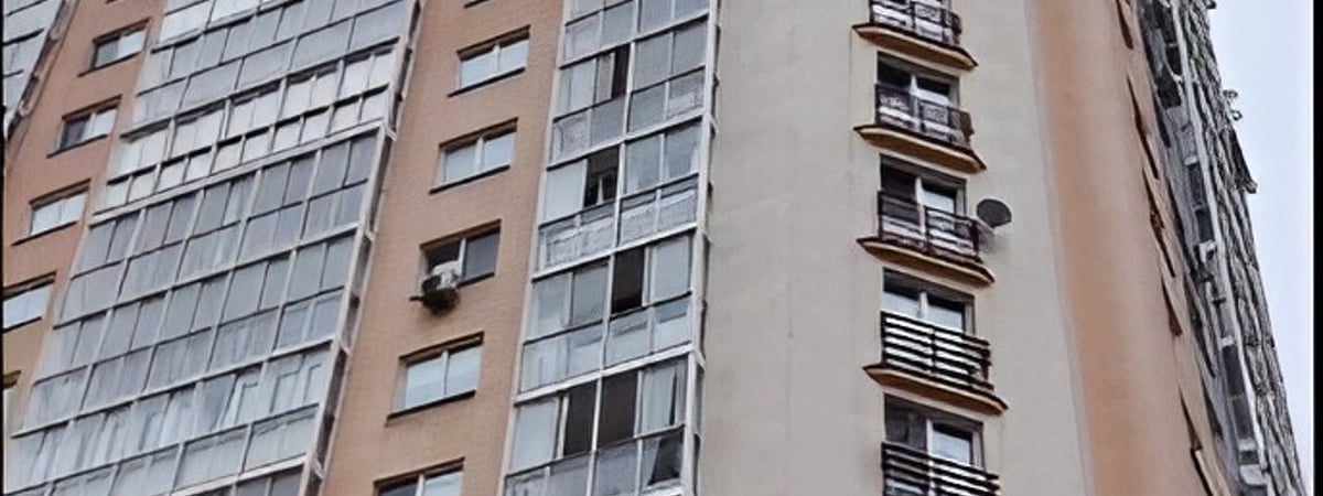 «Хозяин хотел 1,5 миллиона долларов» — Белорус показал «непокорённый» домик в Минске — Видео