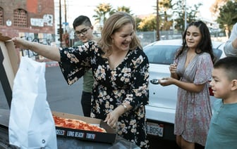 Друзья-педофилы удовлетворяли свою прихоть со школьником