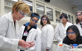 Американским учёным запретили слово «женщина»? В Белом доме отреагировали