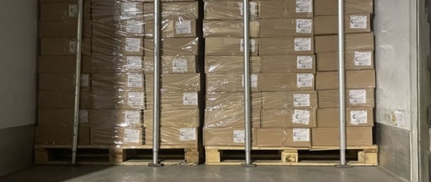 Белорус спрятал в грузовике с овсянкой контрабандные сигареты на миллион евро