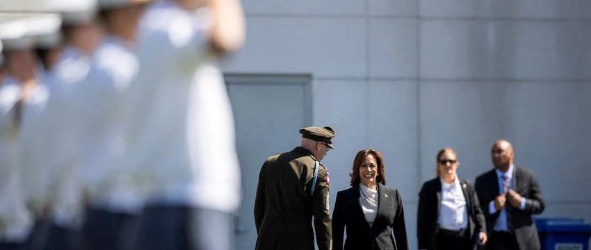 Бывший высокопоставленный военный чиновник США Бэк Харрис назвал Трампа "опасностью для демократии"