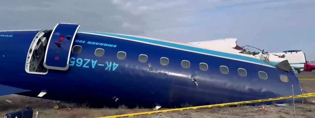 В Сети опубликовали расшифровку переговоров пилотов разбившегося самолёта «Азейбарджанских авиалиний». Что удалось узнать?