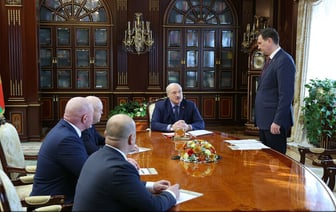 «Заставляйте, учите, требуйте» — Лукашенко потребовал навести порядок в деревнях, а минчанам предложил оплачивать ремонт дворов