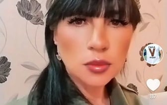 Стало известно, что за женщина ходила по Бресту с российским флагом с Z-символикой