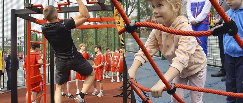 В Гомеле на улице Владимирова построили новую спортплощадку 