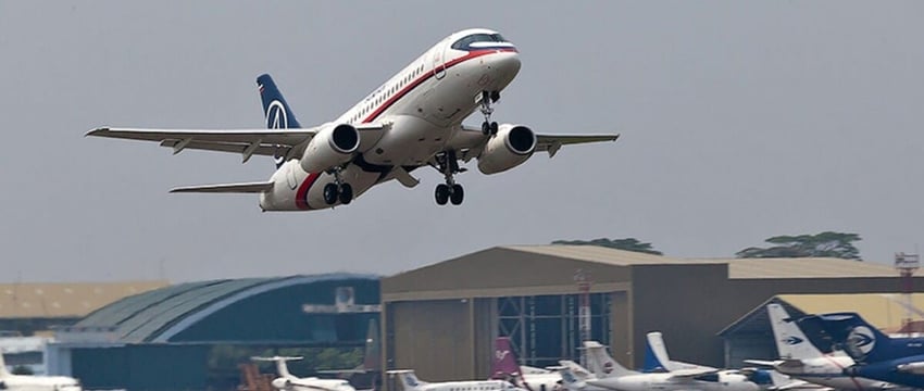 Погибли три человека в результате крушения российского регионального авиалайнера под Москвой: отчет