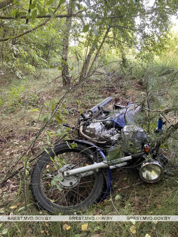 Мотоциклист и пассажир в больнице. Подробности ДТП в Брестской области