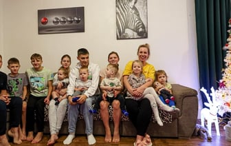 Как живет семья из Брестской области, в которой 15 детей