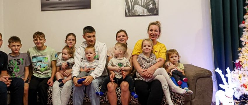 Как живет семья из Брестской области, в которой 15 детей