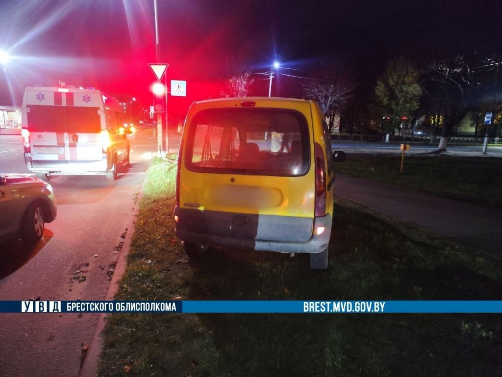 Перестроение обернулось аварией: три автомобиля столкнулись в Пинске