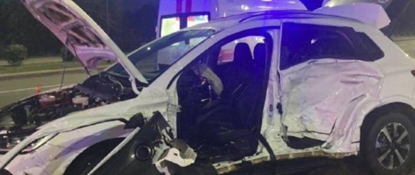 Как в Бресте спасали водителя автомобиля после столкновения с маршруткой — видео