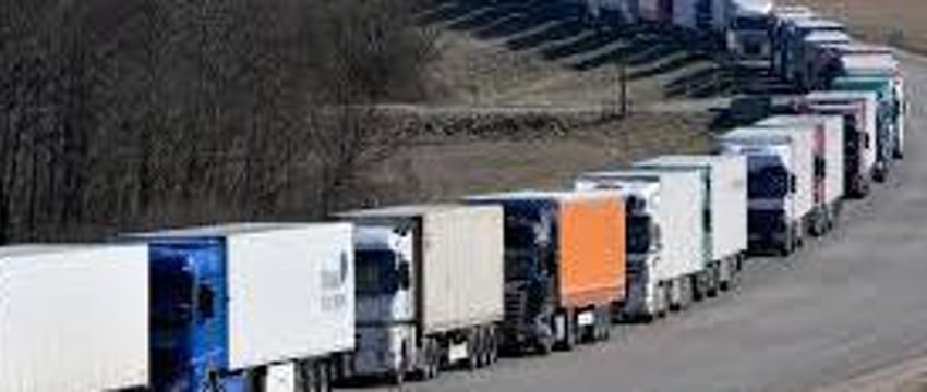 После закрытия КПП Литвой количество фур на границе выросло в 2 раза