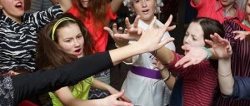 Любовные драмы и конфликты с родными: белорусы поделились историями про испорченный Новый год