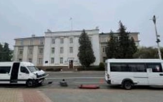 Микроавтобусы столкнулись на улице Ленина в Бресте