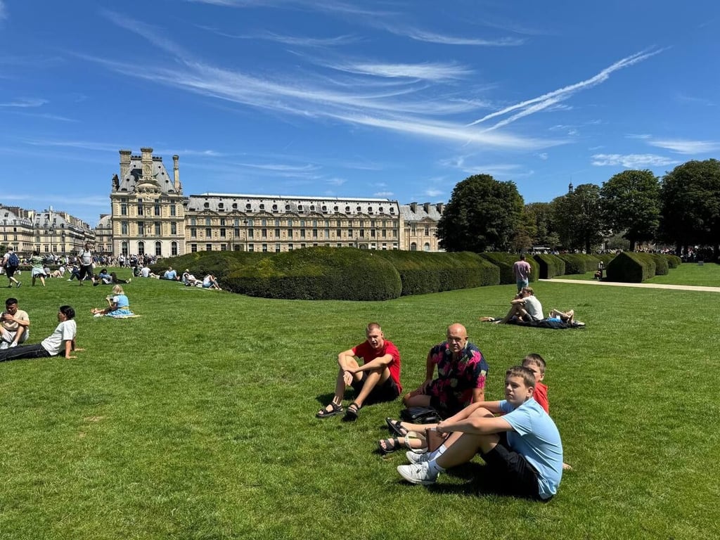 Белорусы отправились в Европу на «микрике» Renault Trafic