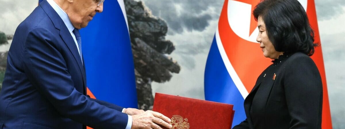 «До победы» — Северная Корея объявила о поддержке России в «священной войне». Что ответили в Киеве?