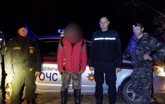 Поехал с женой за клюквой и пропал — житель Брестской области провел ночь в лесу