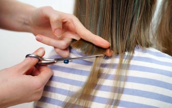 Действительно ли стрижка ускоряет рост волос? Эксперты дали однозначный ответ — Полезно
