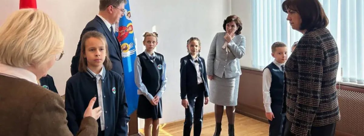 “Может быть аллергия”. Из чего шьют форму для белорусских школьников