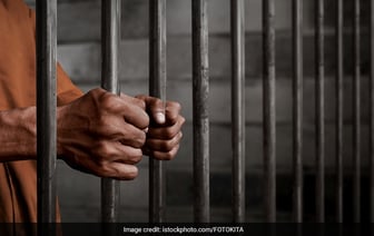 Учителя в России приговорены к 20 годам тюремного заключения за "государственную измену"