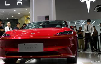 Tesla переезжает в Китай за данными для разработки самоуправляемой системы по всему миру.