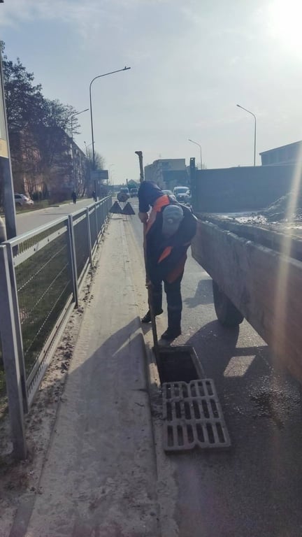 В Бресте ведется промывка сетей дождевой канализации