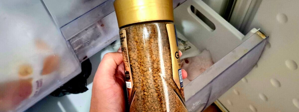 Зачем класть кофе в морозильник? Собрали 6 трюков, которые помогут сэкономить (и не только) — Полезно