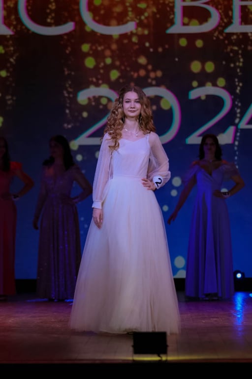 В Кобрине выбрали победительницу конкурса «Мисс Весна-2024»