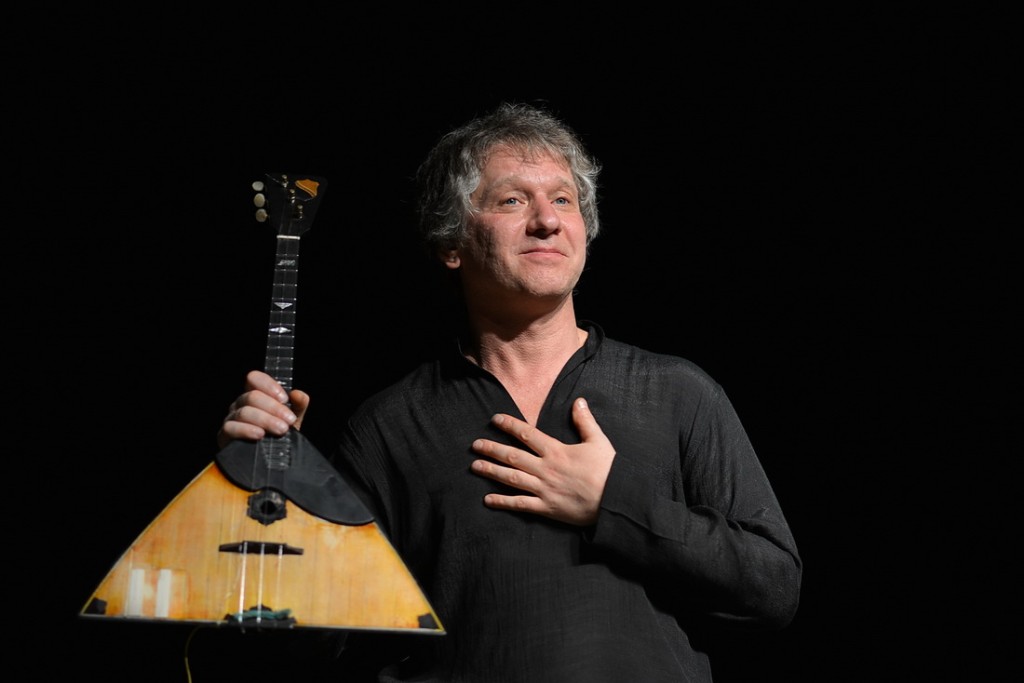 Виртуоз-балалаечник Алексей Архиповский