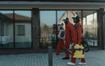 Многотысячные демонстрации за права женщин прошли во Франции