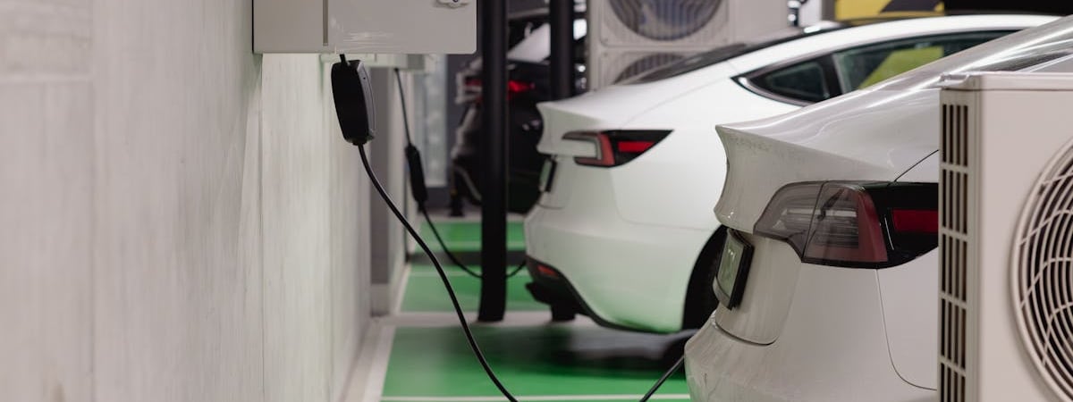 За год число зарядных устройств для электромобилей в КНР выросло в 1,5 раза