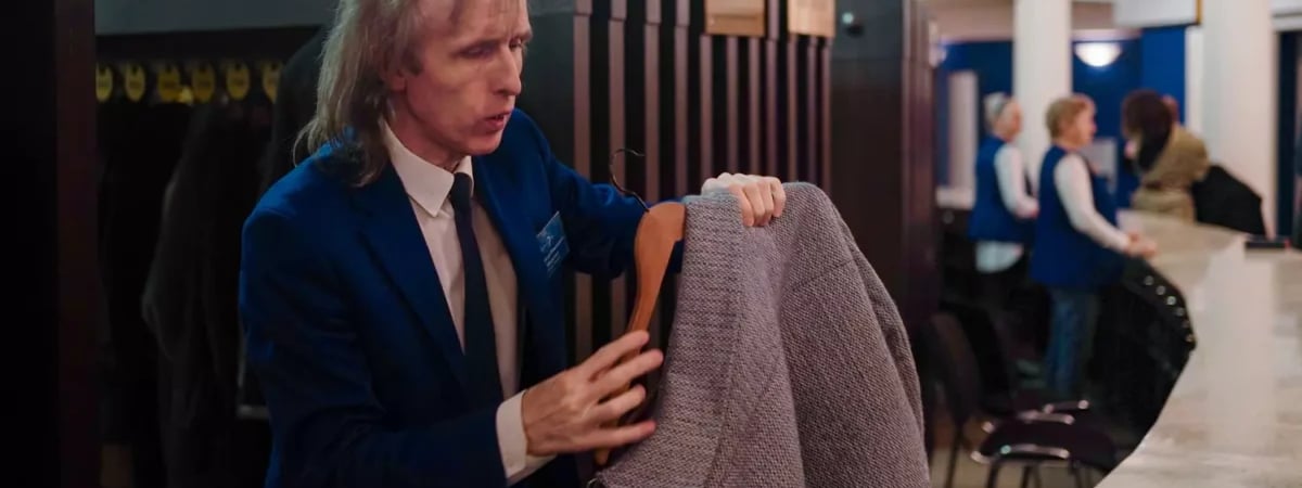 Вправе ли штрафовать за утерю номерка в гардеробе? Специалисты ответили белорусам