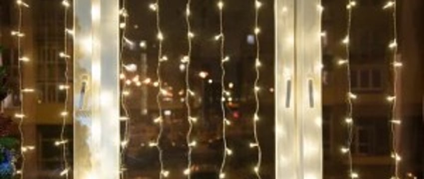 Скорая помощь, потеряшки и любовь: интересные случаи в такси на Новый год