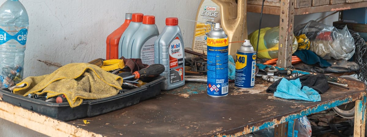 Нефтебазу в Ростовской области не могут потушить третьи сутки