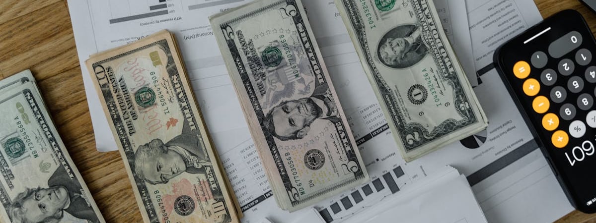 Беларусь лидирует по росту зарплат в ЕАЭС за 9 месяцев 2024 года